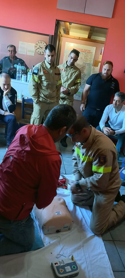 Εκπαίδευση στις πρώτες βοήθειες από το ΕΚΑΒ Ανδρου στο Πυροσβεστικό Κλιμάκιο 