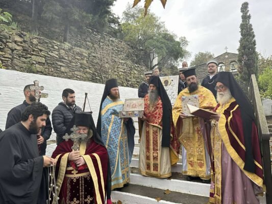 «Άγιε Νικόλα θαλασσινέ μας, βάλε το χέρι και βοήθησέ μας»