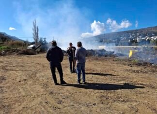 Καθαρισμός αθλητικού χώρου δίπλα στο Δημοτικό Στάδιο Άνδρου