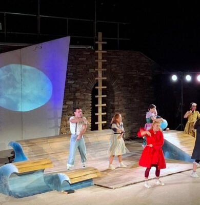 Τα καπλάνι της βιτρίνας και η Δήμητρα Λαρεντζάκη