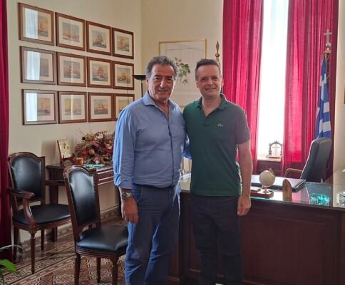 Ο Δήμος Αθηναίων προσφέρει στην Άνδρο απορριμματοφόρο