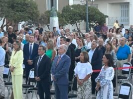 Το δώρο του ΠτΔ και η Έπαρχος Άννα Βρεττού