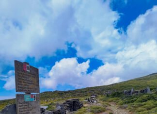 Andros Routes: Πεζοπορία φροντίδας στα μονοπάτια του νερού και της πέτρας