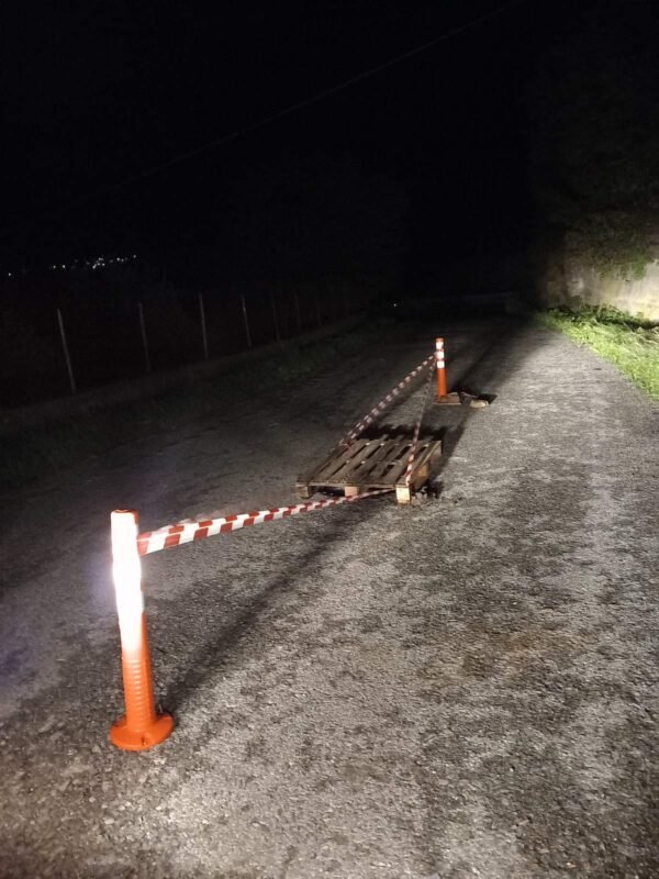 Καθίζηση του οδοστρώματος στο δρόμο Στραπουργιών Μενήτων