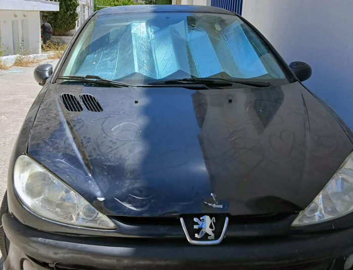 Τράκαρε σταθμευμένο ΙΧ χωρίς να αφήσει στοιχεία