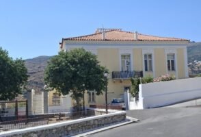 Αντιδράσεις σε Άνδρο και Νάξο μετά το νέο Χωροταξικό.