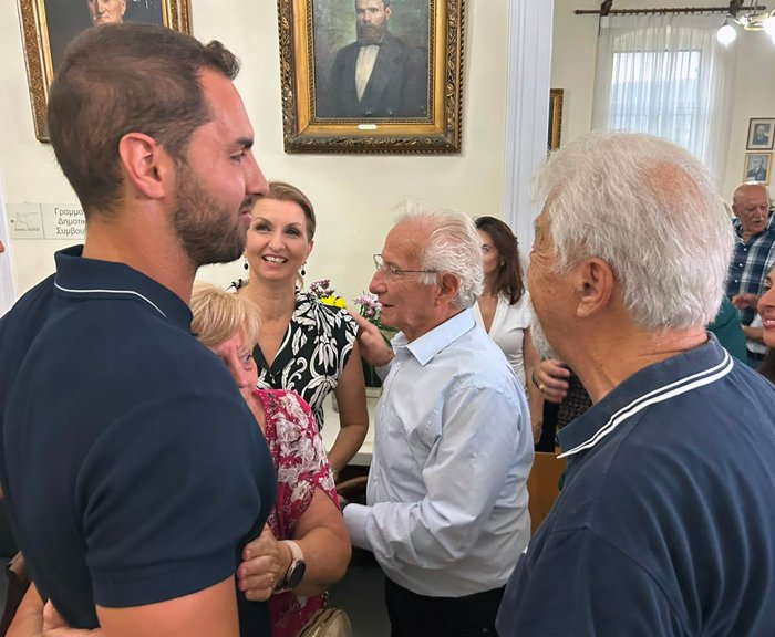 Η τιμή στον Ζαννή Αλαφραγκή "εγκαινιάζει" το κολυμβητήριο στην Άνδρο