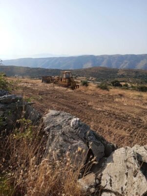 Φωτοβολταϊκά στο Μέσα Βουνί "εκεί που φύτρωνε φλισκούνι κι άγρια μέντα"