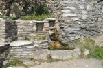 Πηγή έξω από τον περίβολο της Μονής. Tromarxia