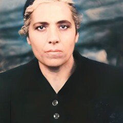 Μαυροντυμένη η Αθηνά Παλαιοκρασσά, με τον πόνο ζωγραφισμένο στα μάτια.